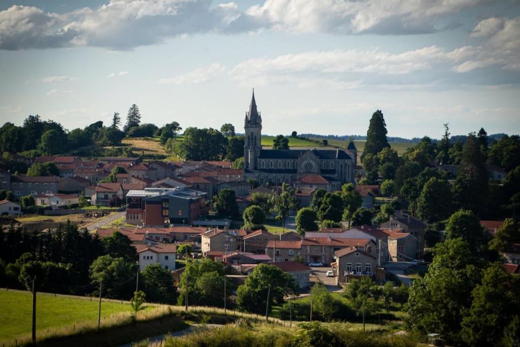 Appartement Dans Le Parc Du Pilat Marlhes Bagian luar foto
